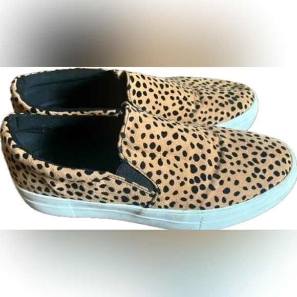 Soda leopard print slip on shoes. Comfortable and Soft. Women’s size 9 - Picture 2 of 9